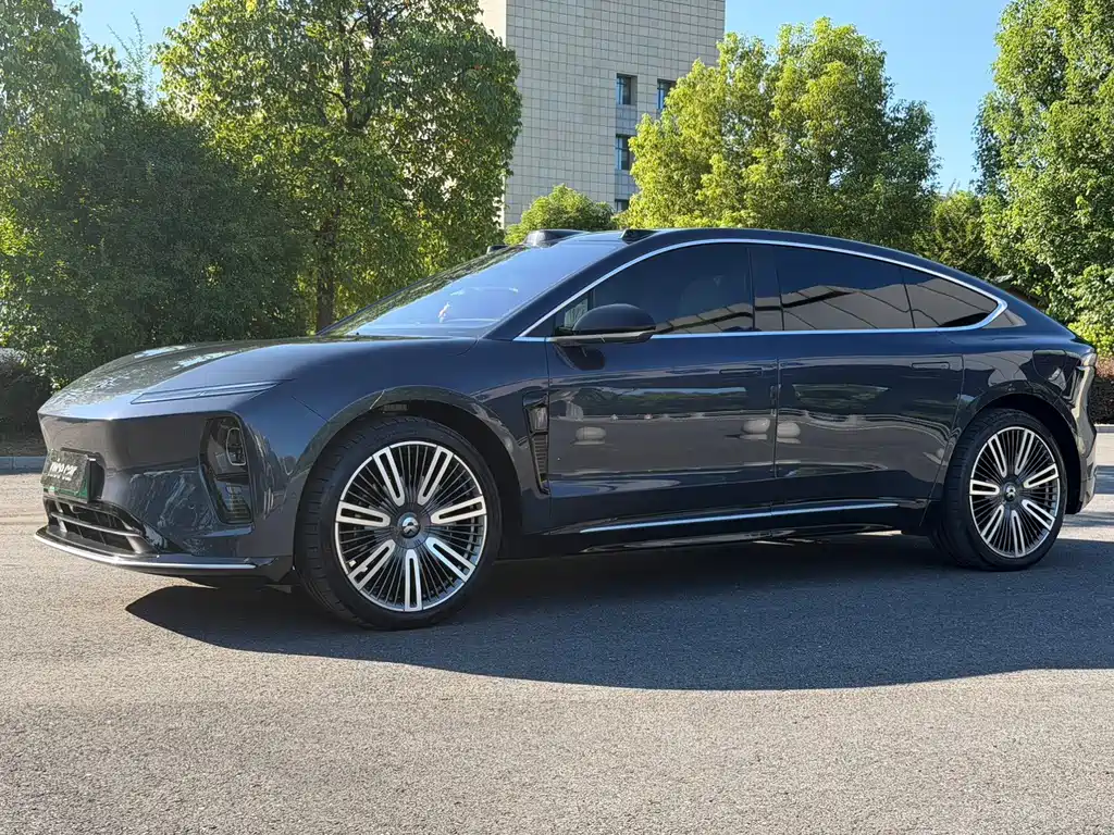 NIO ET9