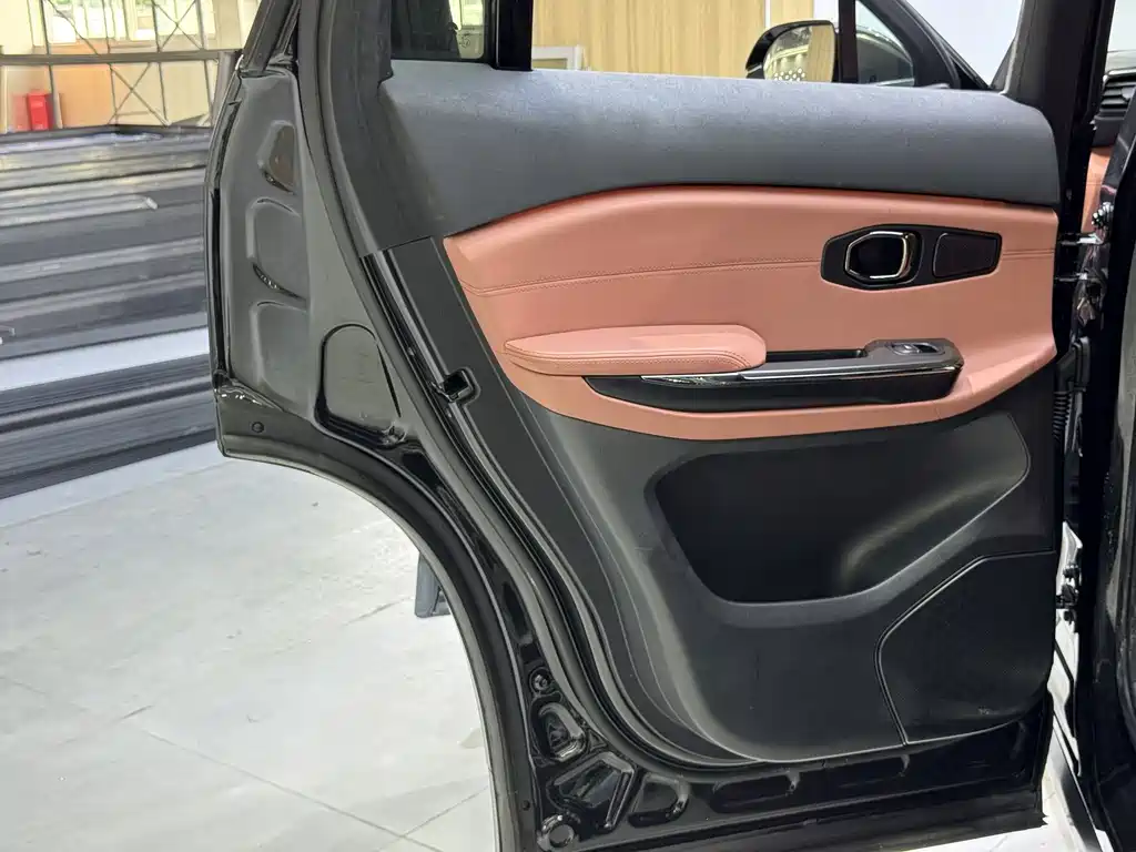 NIO EC6 — фото 20