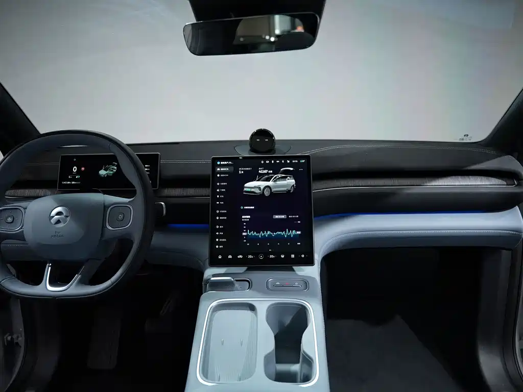 NIO EC6 — фото 18