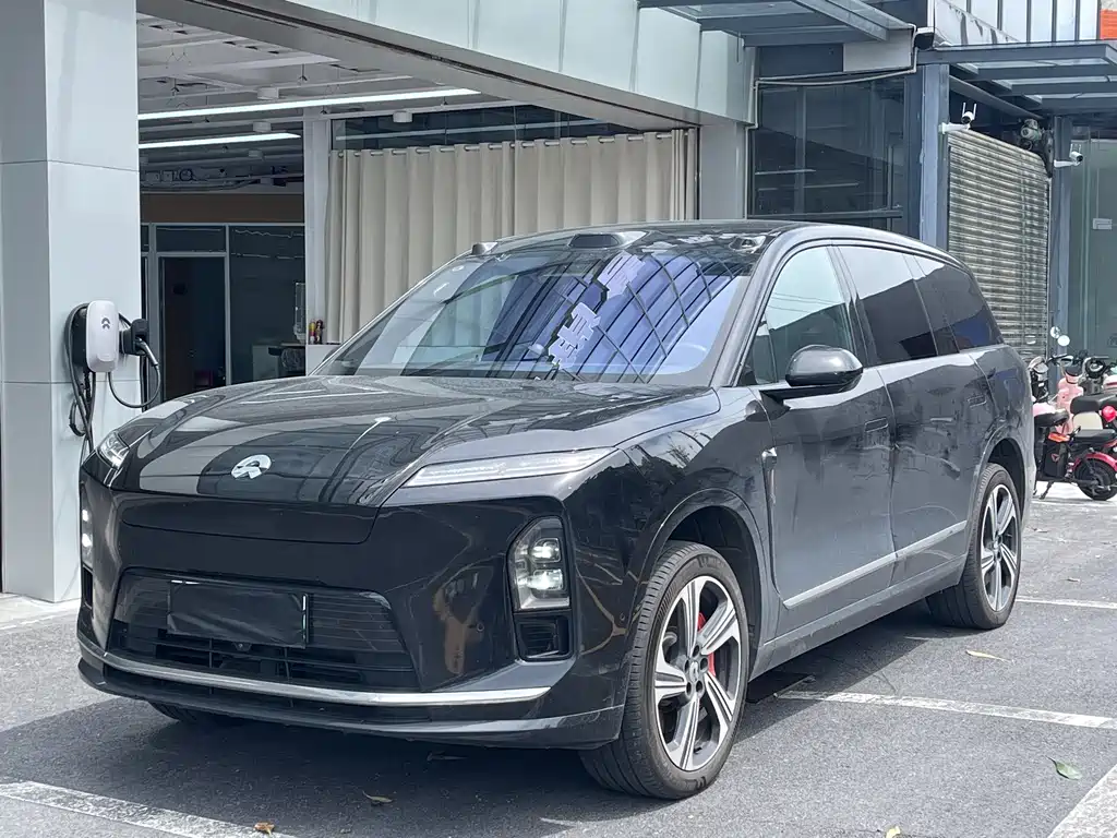 NIO ES8