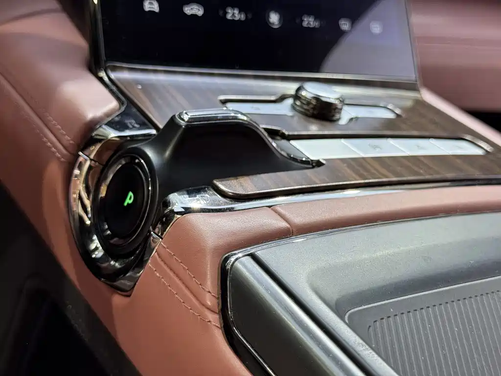 NIO EC6 — фото 15