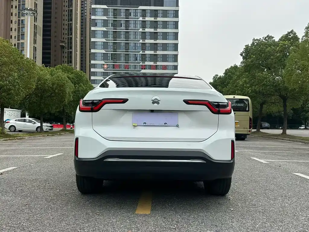 NIO EC6 — фото 8