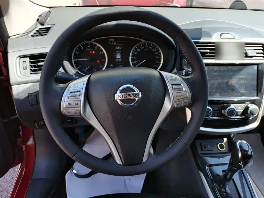 Nissan Tiida — фото 11