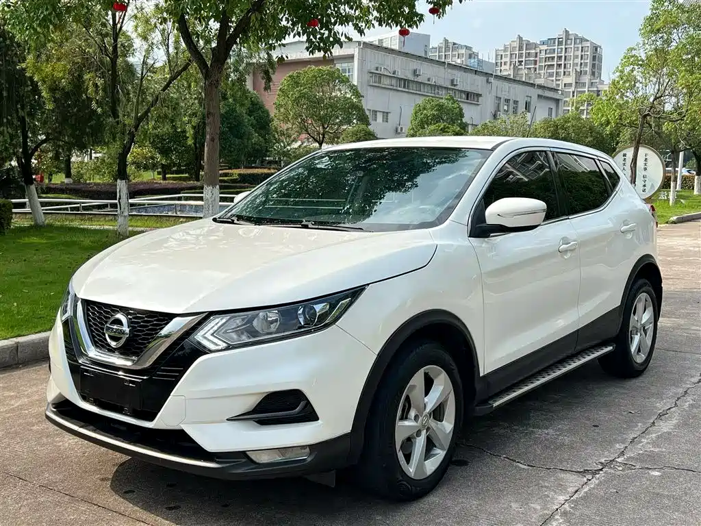 Nissan Qashqai — фото 2