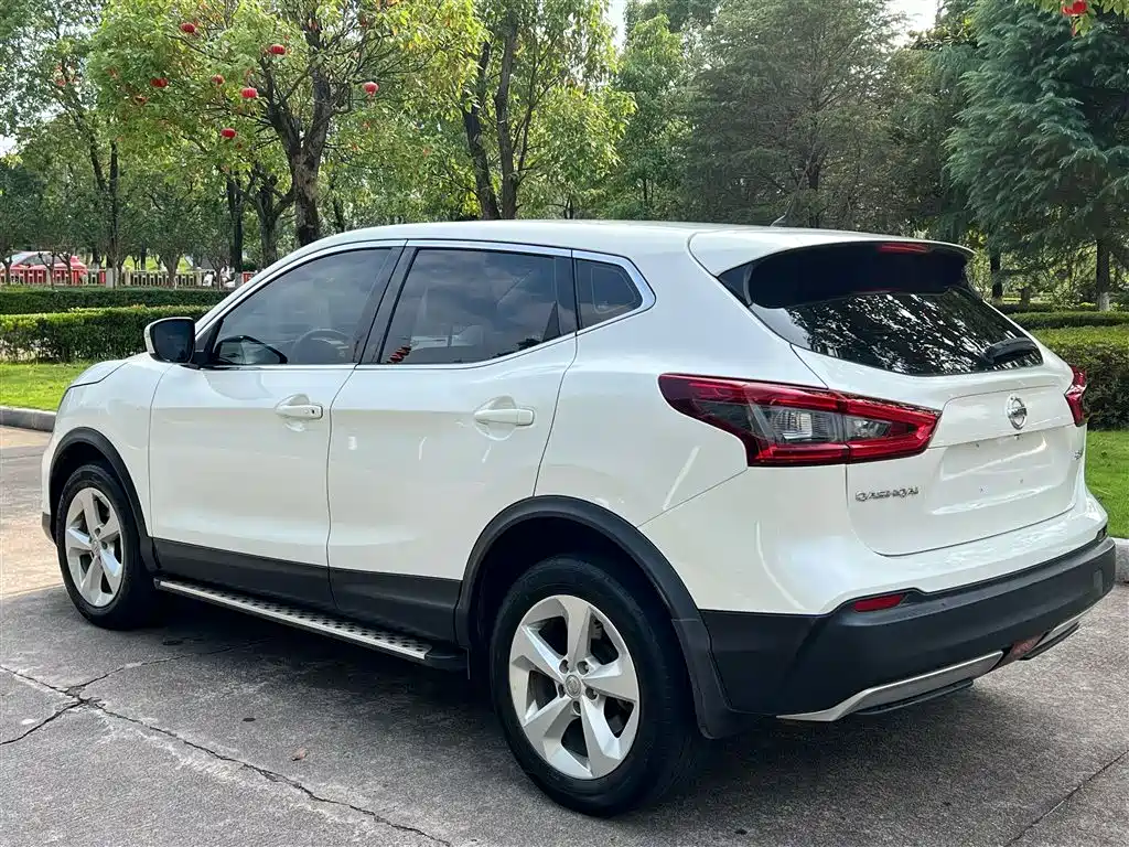 Nissan Qashqai — фото 5