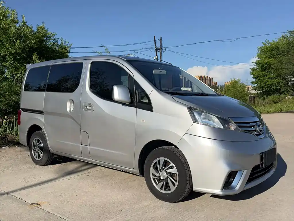Nissan NV200 — фото 3
