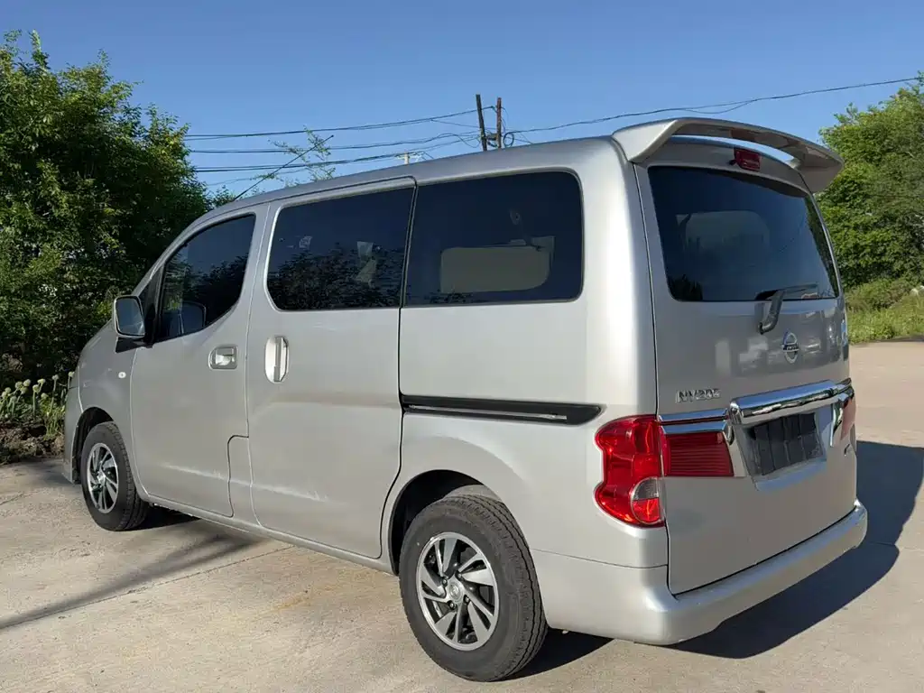 Nissan NV200 — фото 7