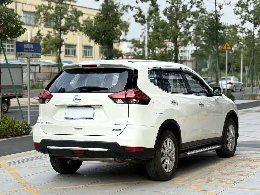 Nissan X-Trail — фото 11