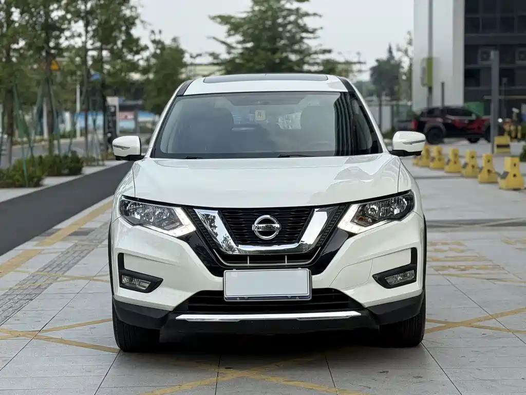 Nissan X-Trail — фото 12
