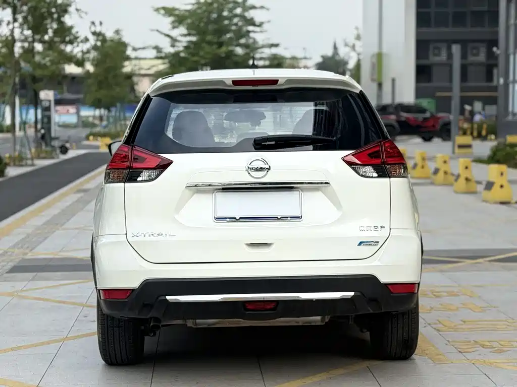 Nissan X-Trail — фото 10