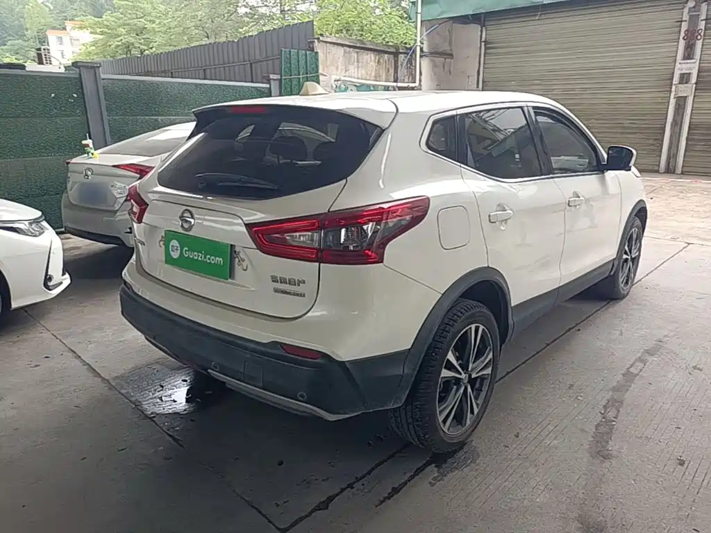 Nissan Qashqai — фото 7