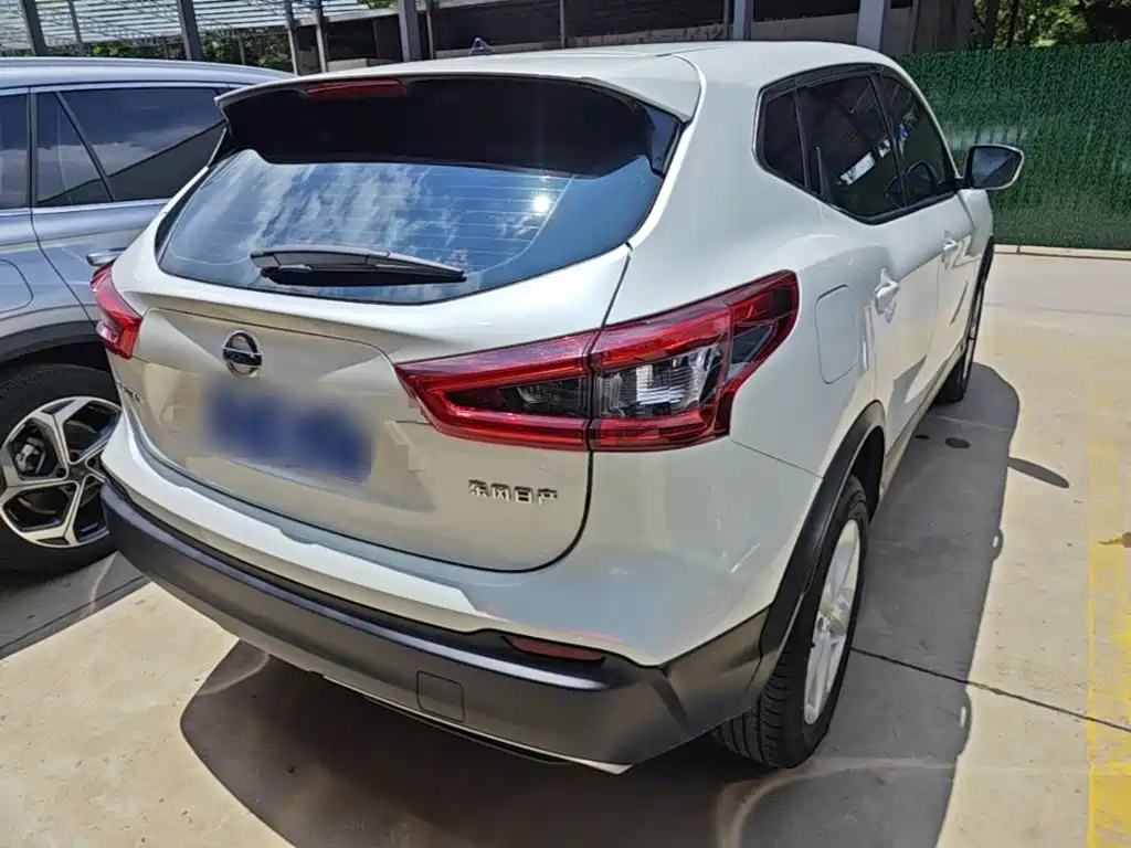 Nissan Qashqai — фото 7