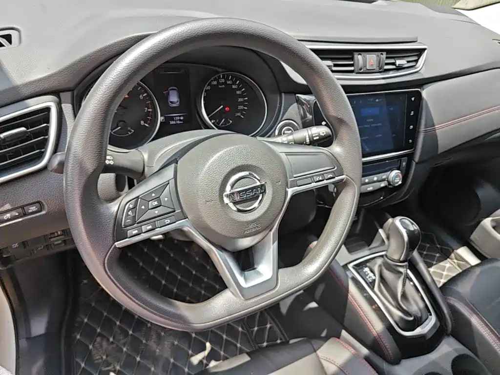 Nissan Qashqai — фото 10