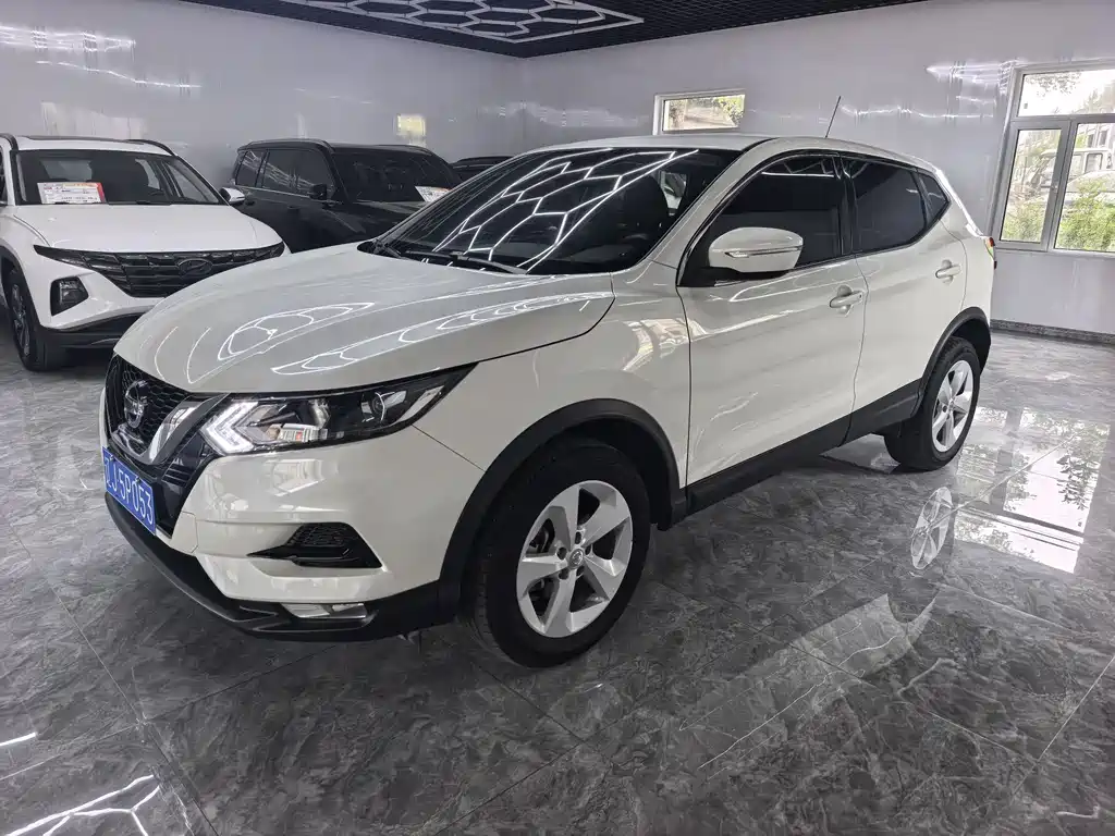 Nissan Qashqai — фото 2