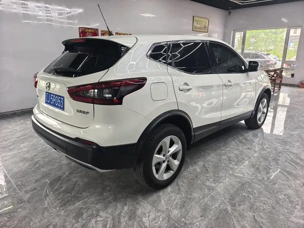Nissan Qashqai — фото 5