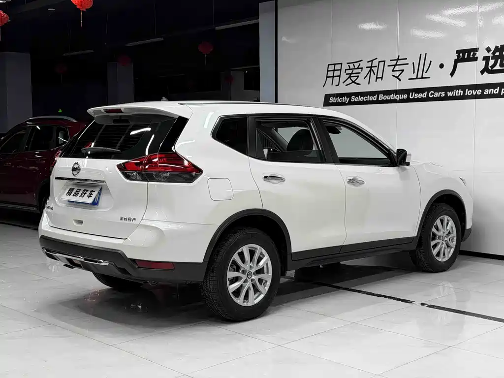 Nissan X-Trail — фото 4