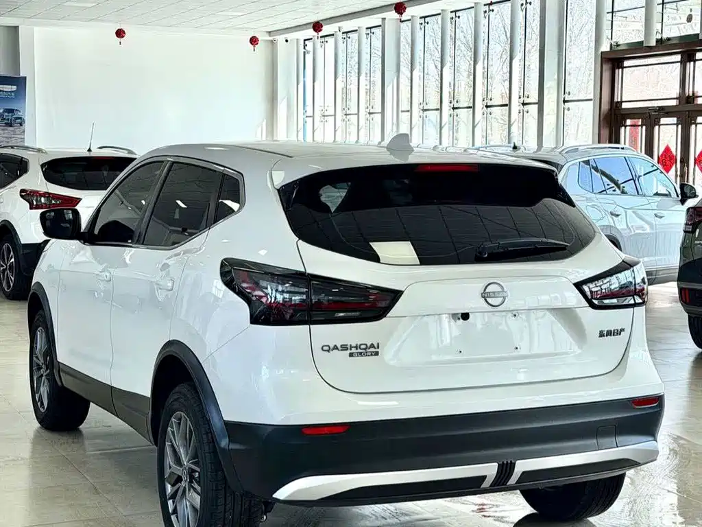 Nissan Qashqai — фото 9