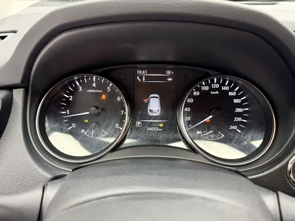 Nissan Qashqai — фото 10