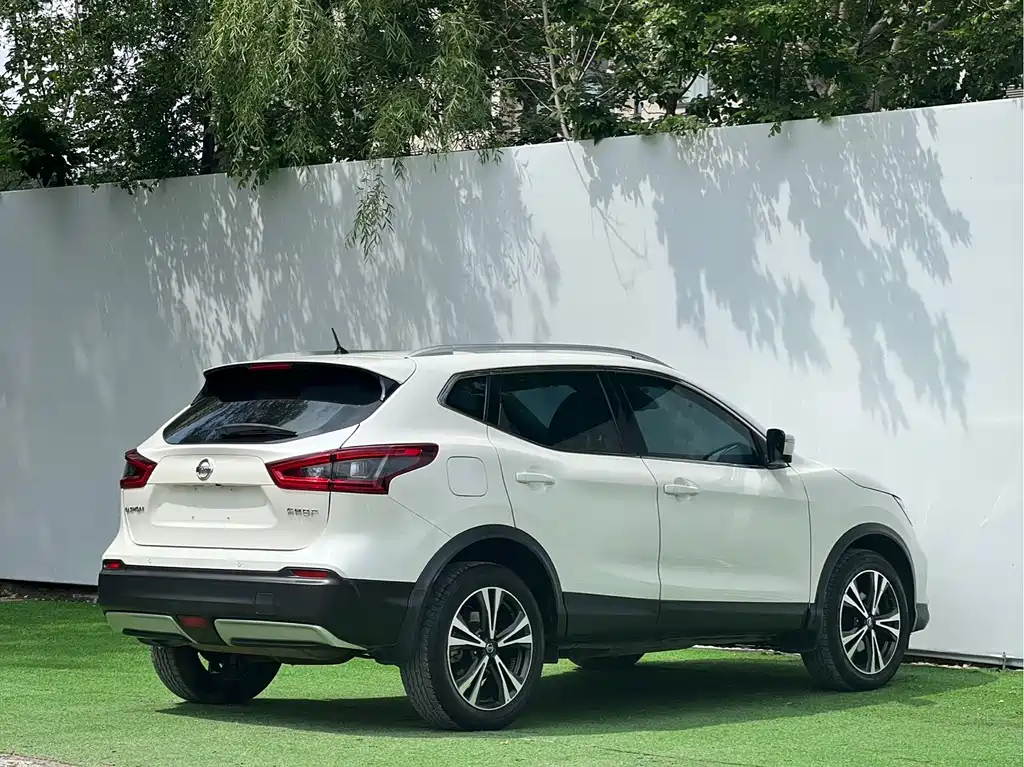 Nissan Qashqai — фото 7