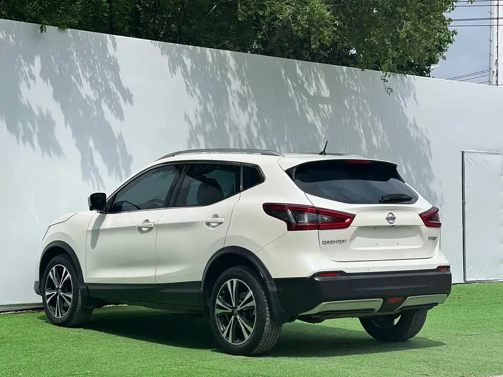 Nissan Qashqai — фото 9