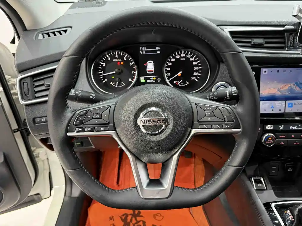 Nissan Qashqai — фото 11