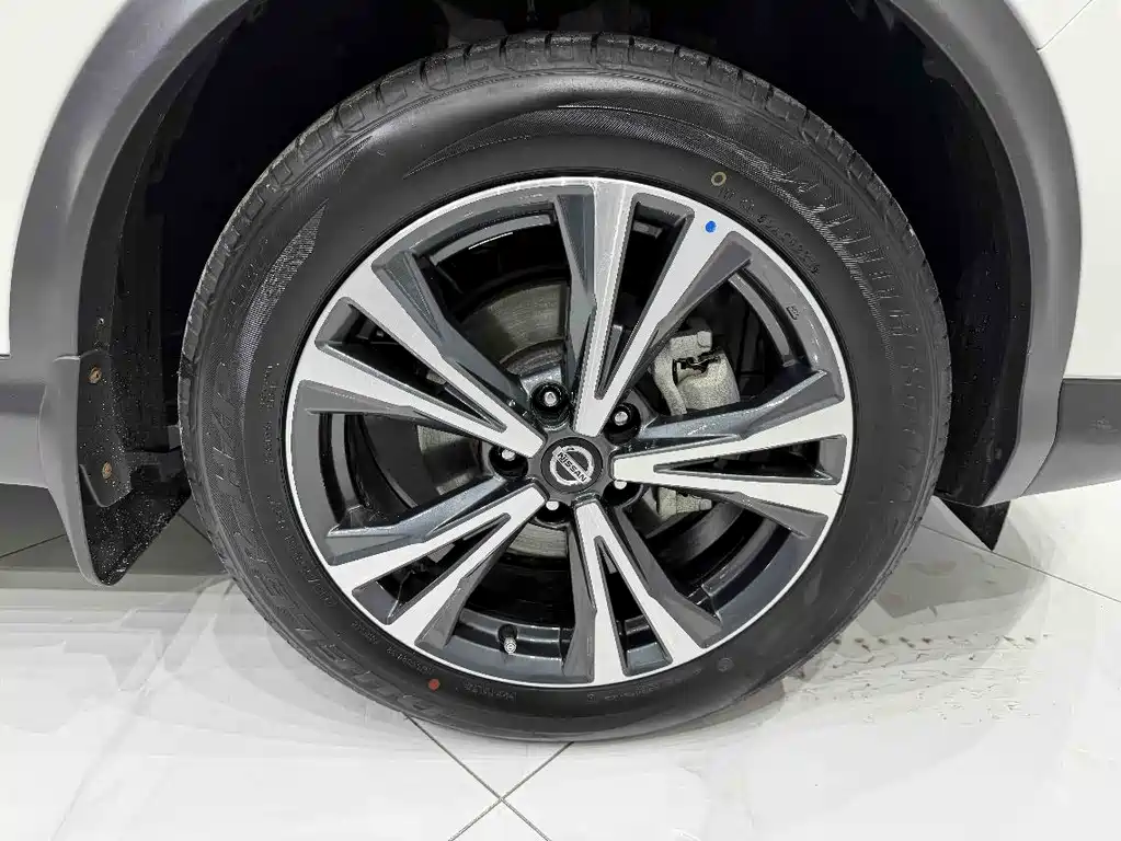 Nissan Qashqai — фото 20