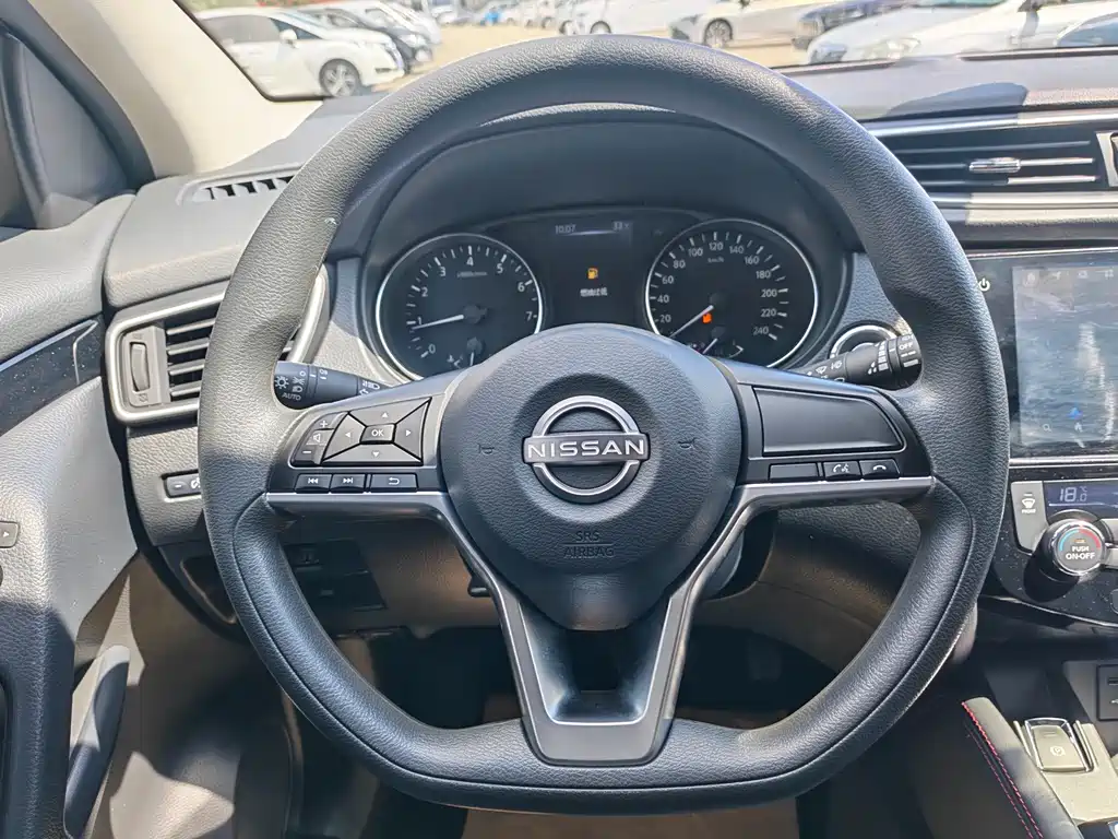 Nissan Qashqai — фото 11