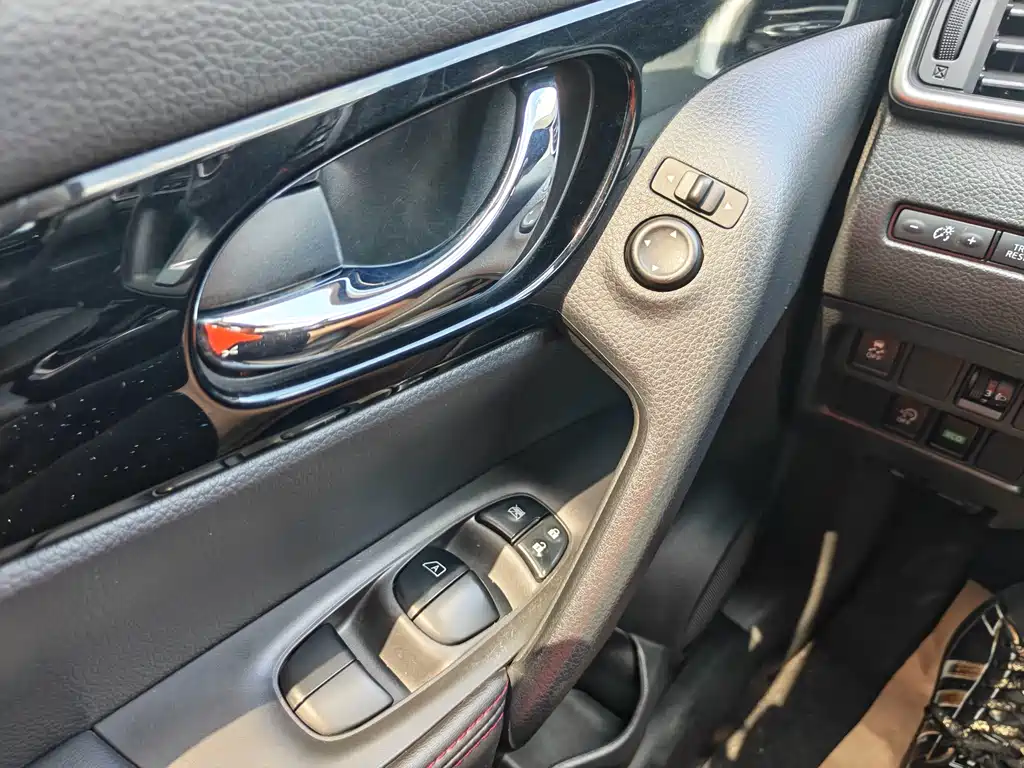 Nissan Qashqai — фото 14