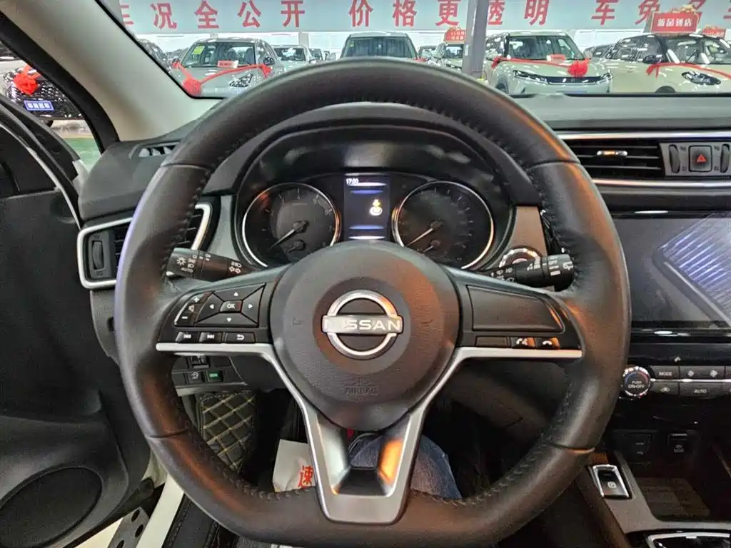 Nissan Qashqai — фото 11