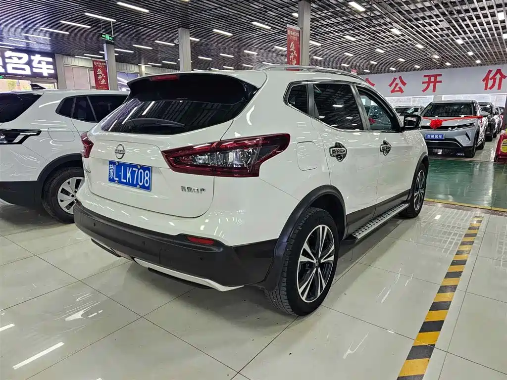Nissan Qashqai — фото 5