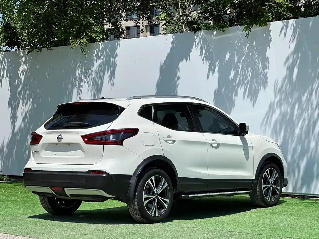Nissan Qashqai — фото 7