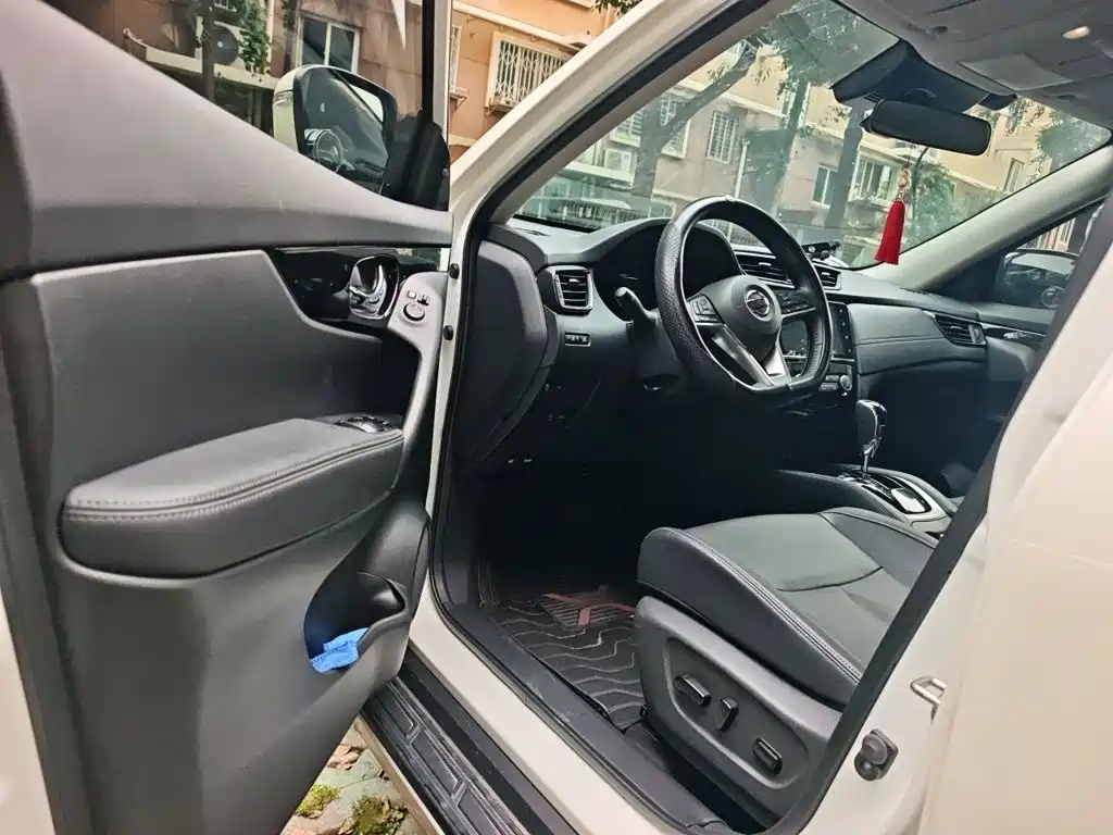 Nissan X-Trail — фото 14