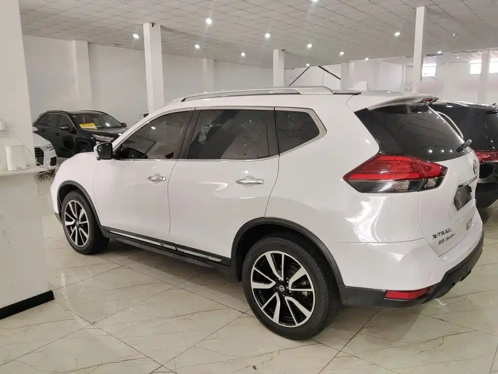 Nissan X-Trail — фото 11