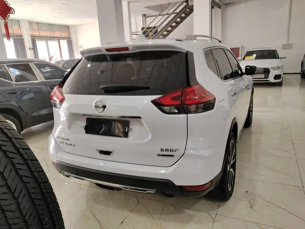 Nissan X-Trail — фото 10