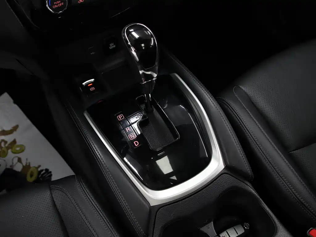 Nissan X-Trail — фото 10