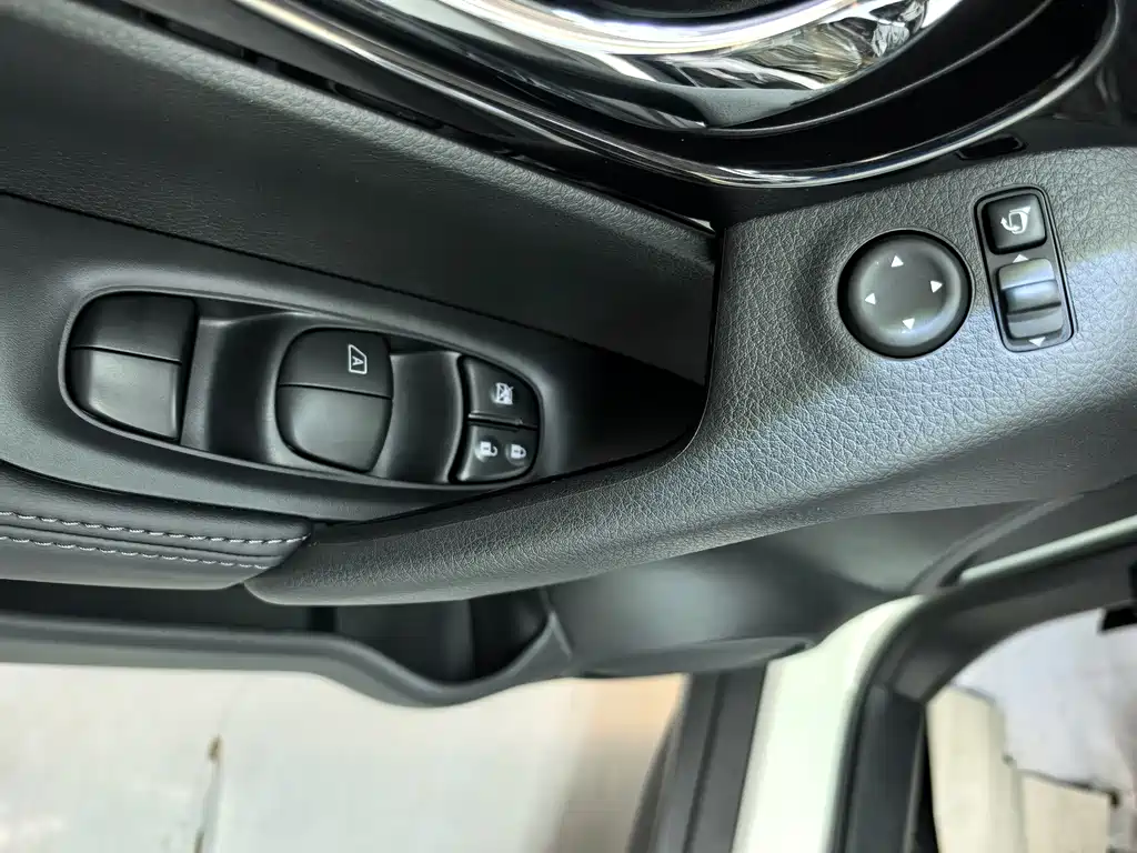 Nissan X-Trail — фото 11