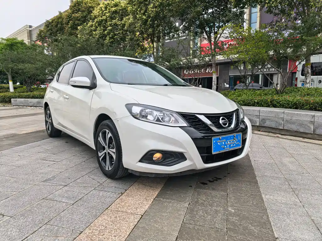 Nissan Tiida — фото 3