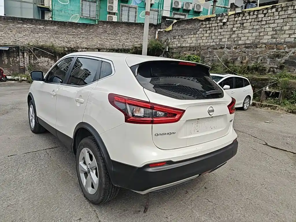 Nissan Qashqai — фото 5