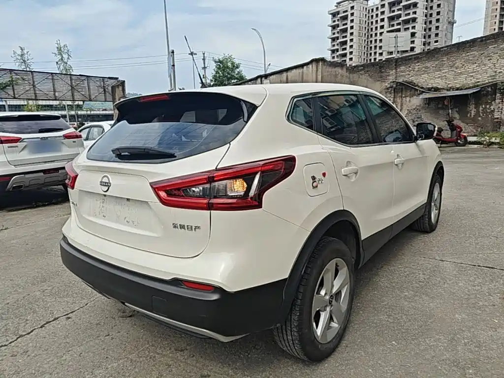 Nissan Qashqai — фото 7