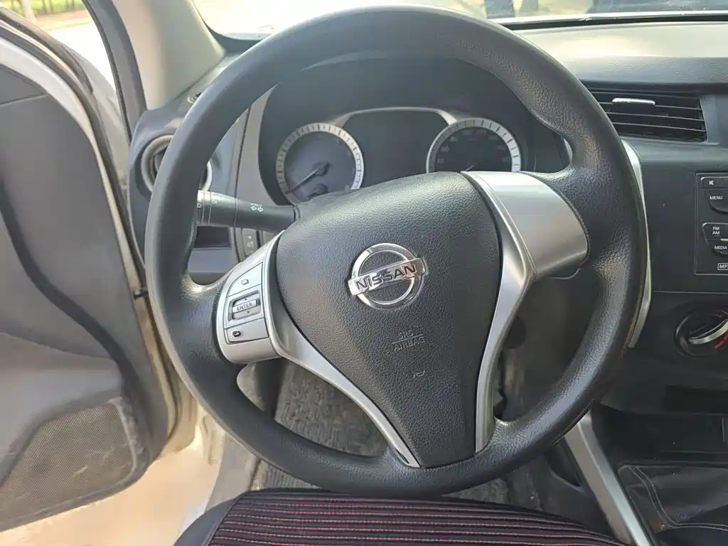 Nissan Navara — фото 3