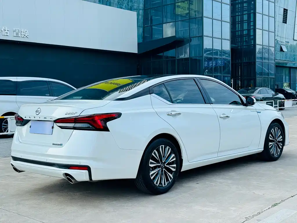 Nissan Teana — фото 14
