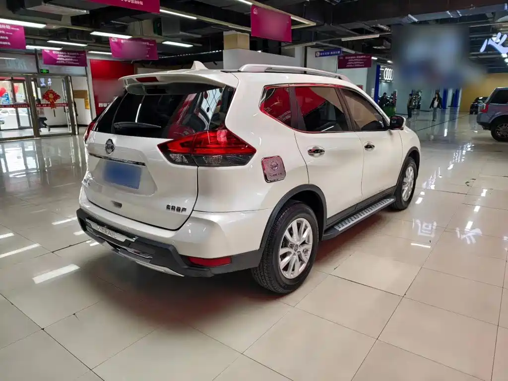Nissan X-Trail — фото 25