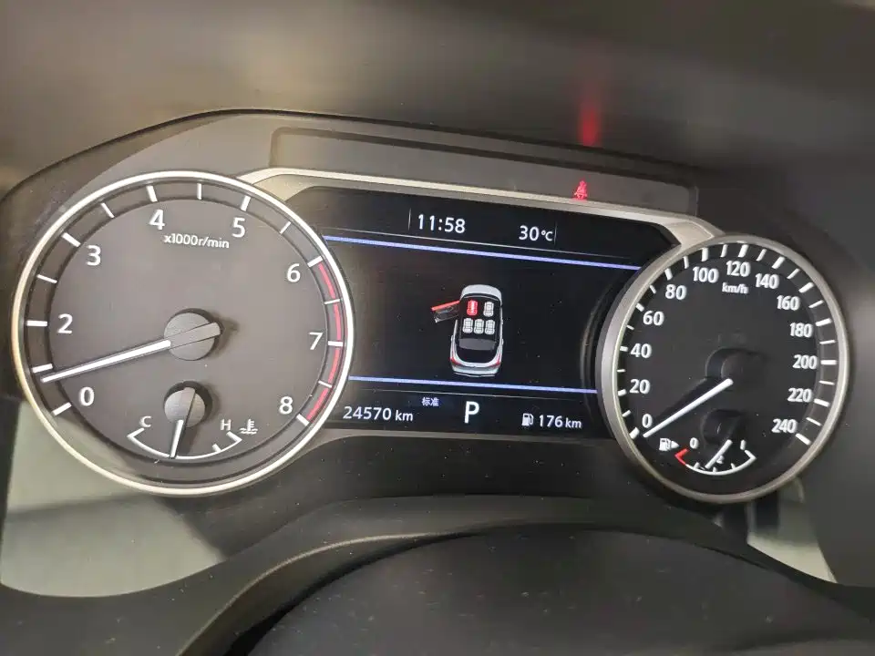 Nissan Qashqai — фото 8