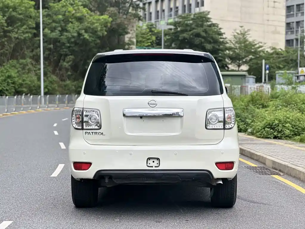 Nissan Patrol — фото 9