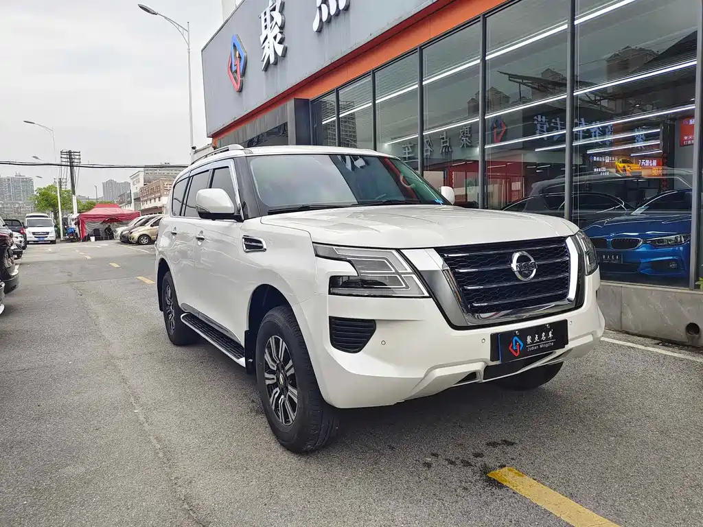 Nissan Patrol — фото 3
