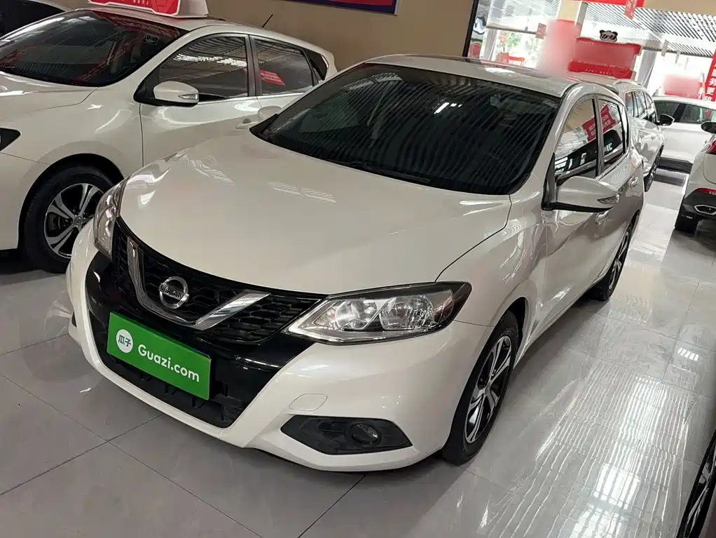 Nissan Tiida — фото 3