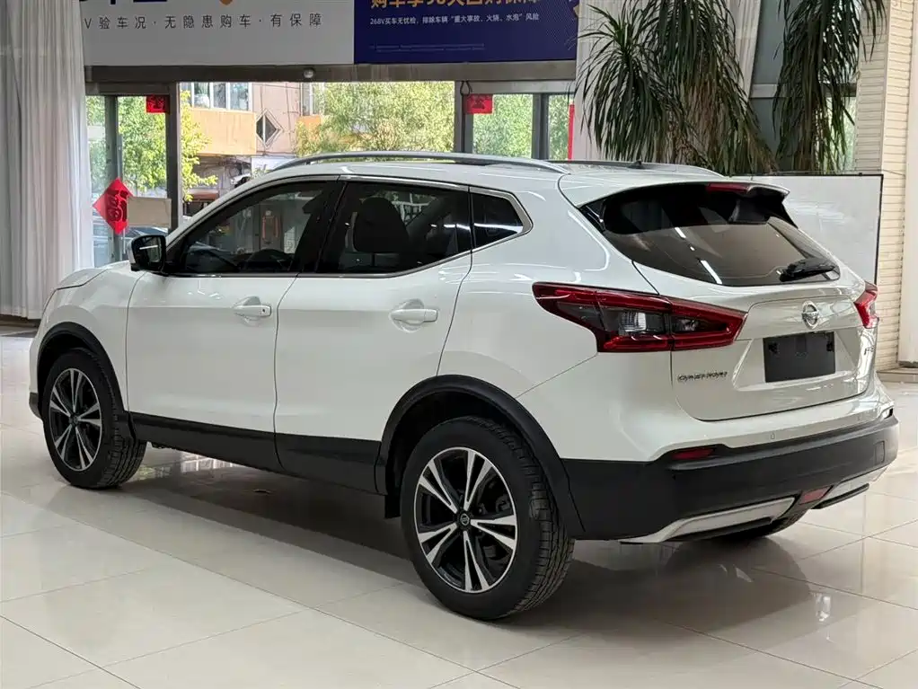 Nissan Qashqai — фото 6