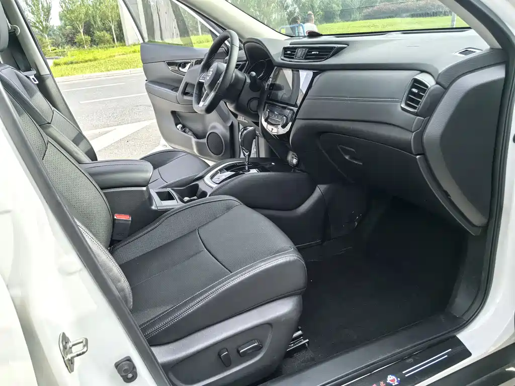 Nissan X-Trail — фото 13