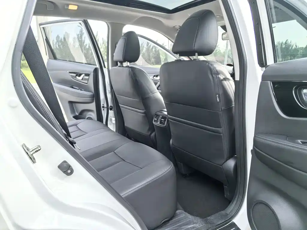 Nissan X-Trail — фото 14