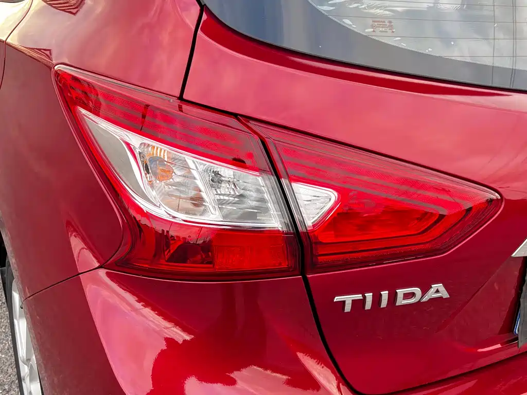Nissan Tiida — фото 33